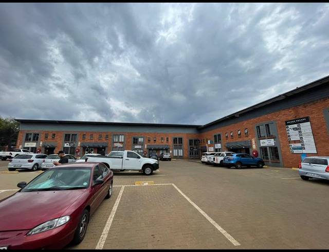INDUSTRIAL PROPERTY TO RENT IN HENNOPSPARK
